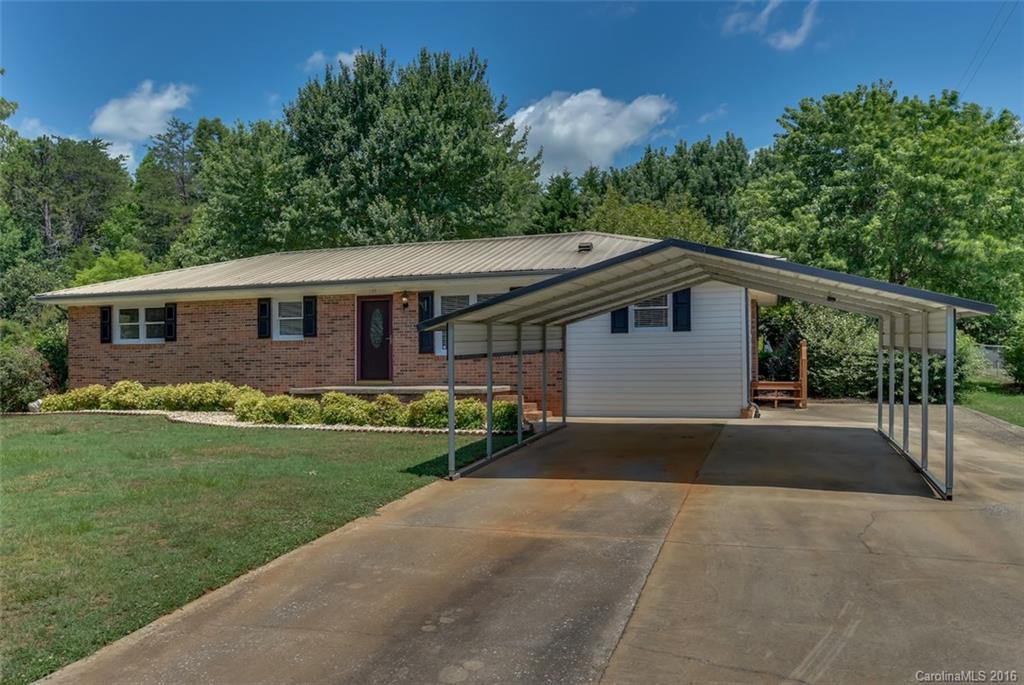 130 Lakewood Drive - Photo 2