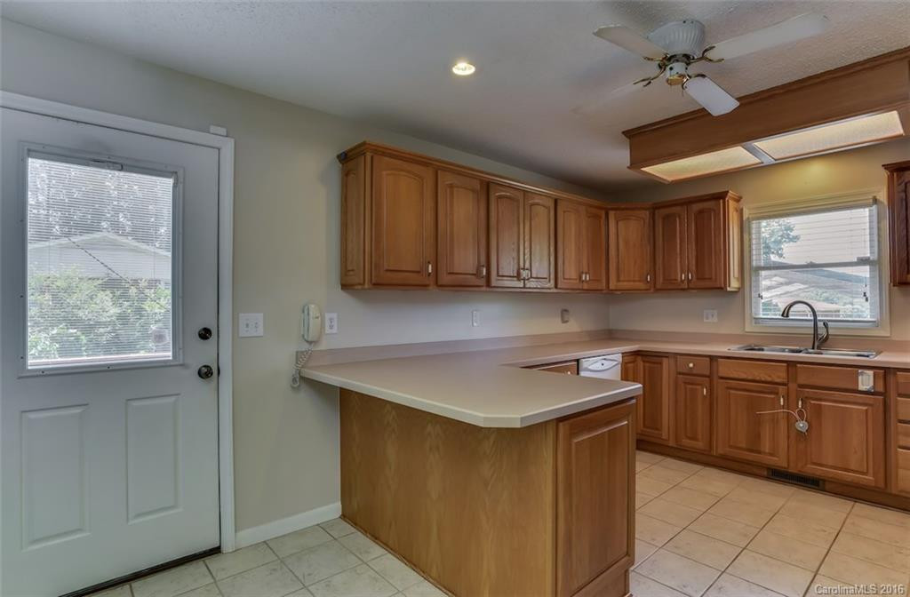 130 Lakewood Drive - Photo 8