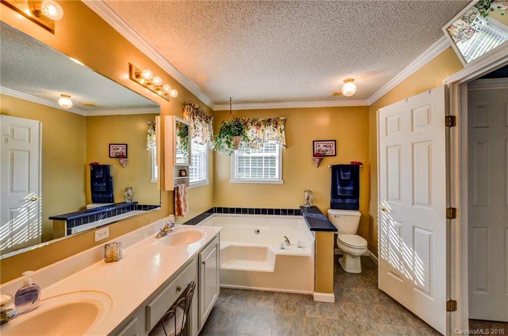 34 Homeway Drive - Photo 18