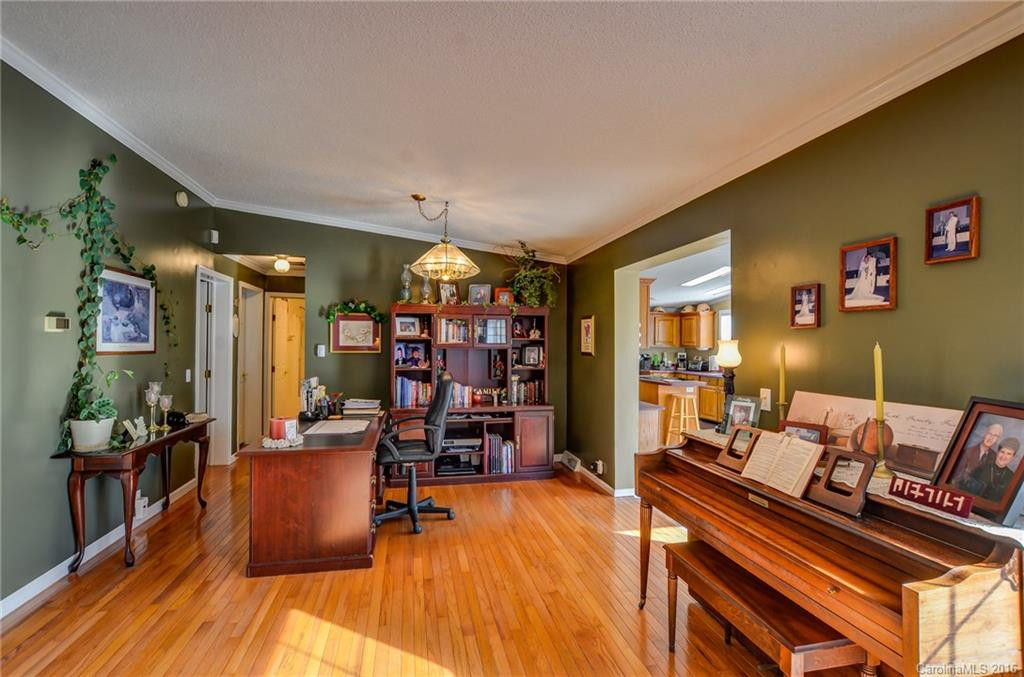 34 Homeway Drive - Photo 8