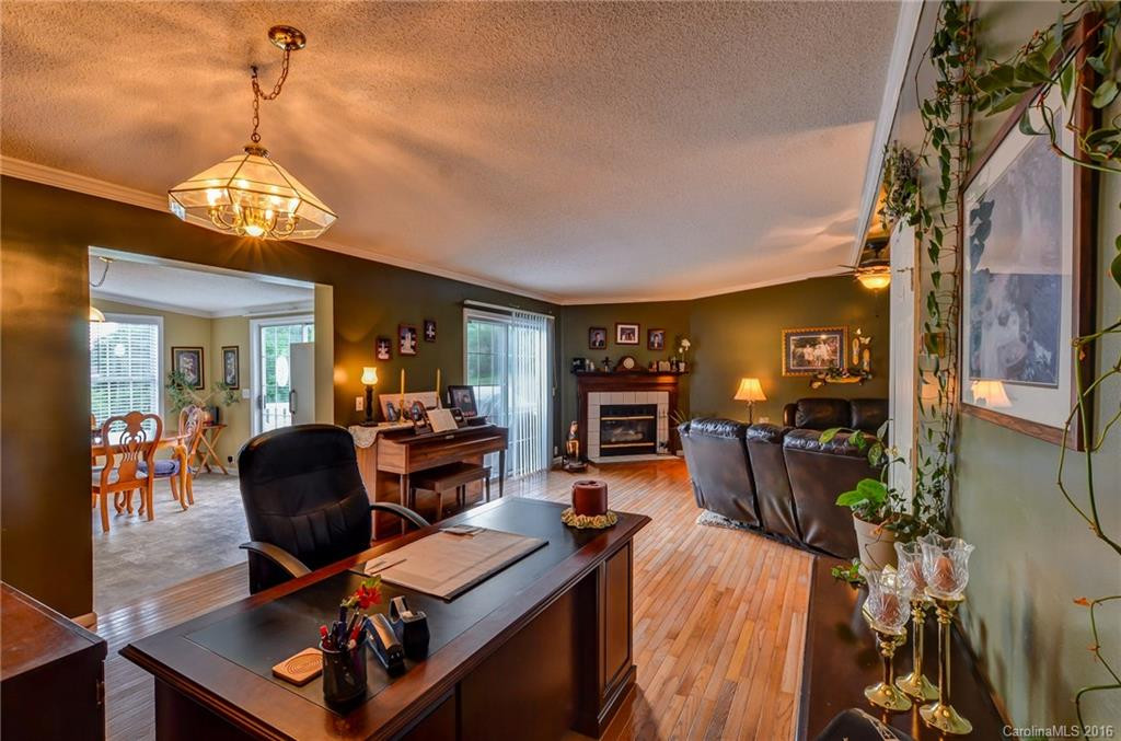 34 Homeway Drive - Photo 9