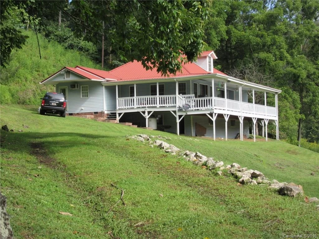 473 River Lane