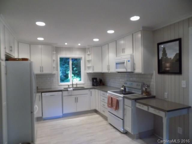 230 Fernwood Drive - Photo 2
