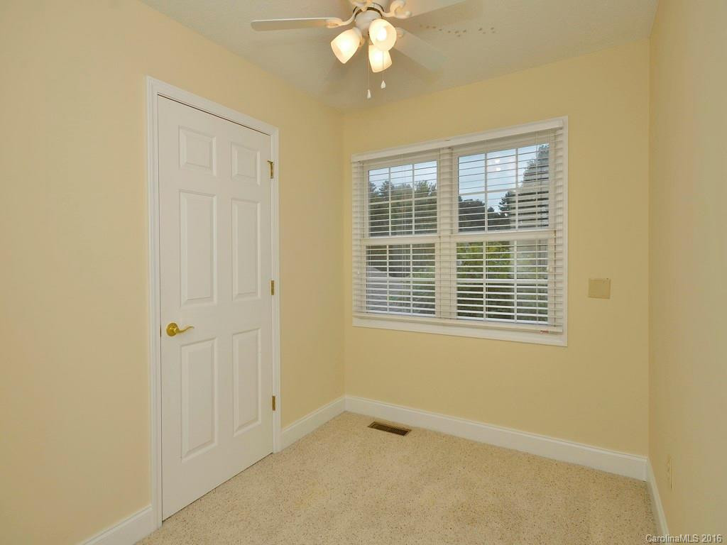 11 Holiday Drive - Photo 19
