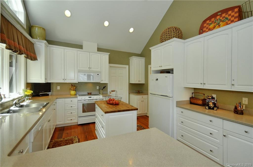 688 Rochester Drive - Photo 15
