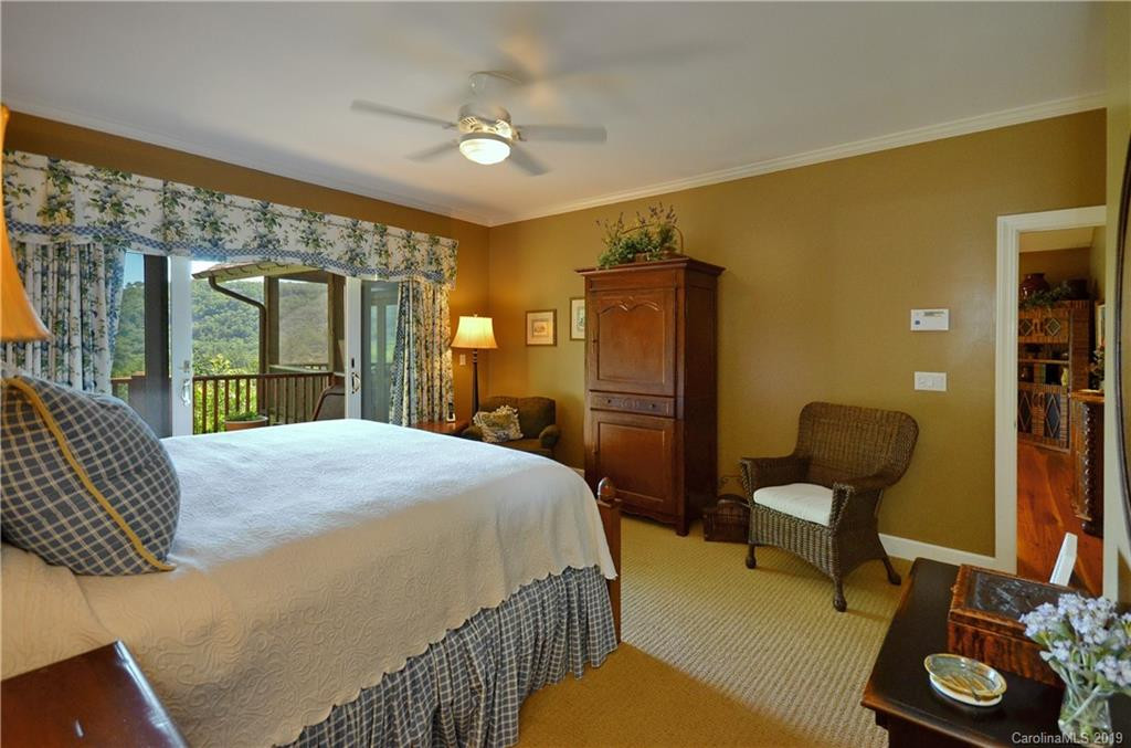 688 Rochester Drive - Photo 19