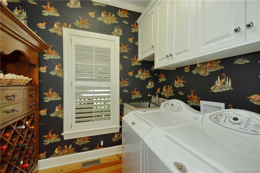 688 Rochester Drive - Photo 23