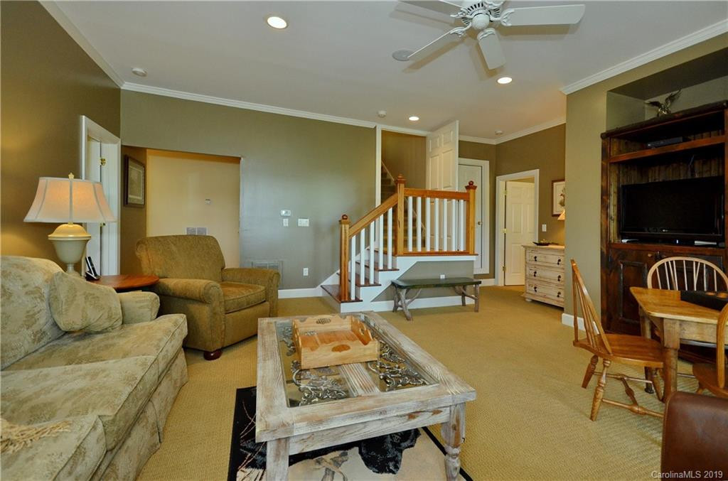 688 Rochester Drive - Photo 25