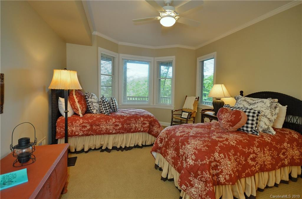 688 Rochester Drive - Photo 30