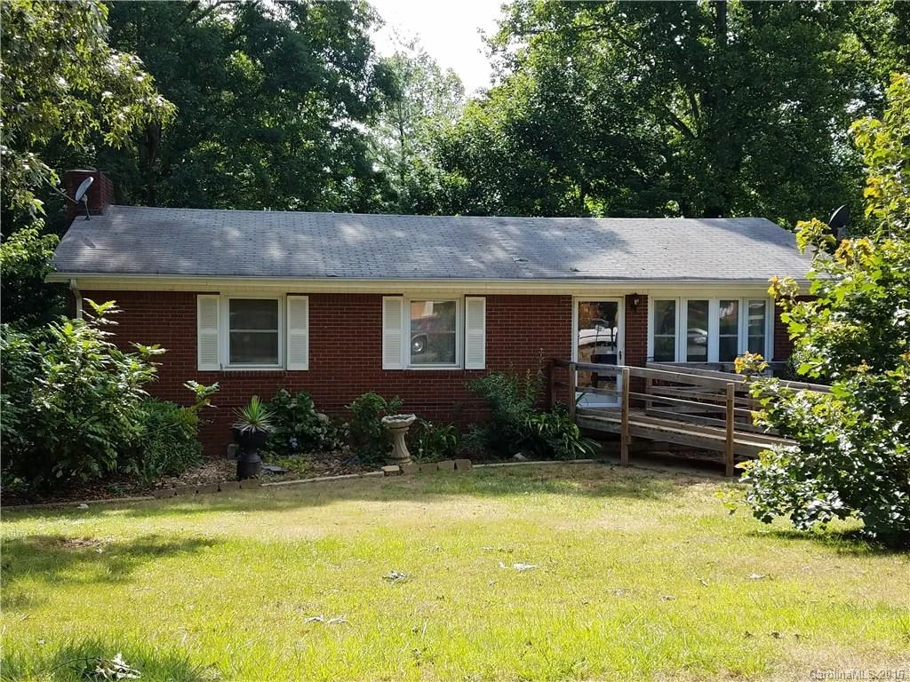 68 Robinson Avenue
