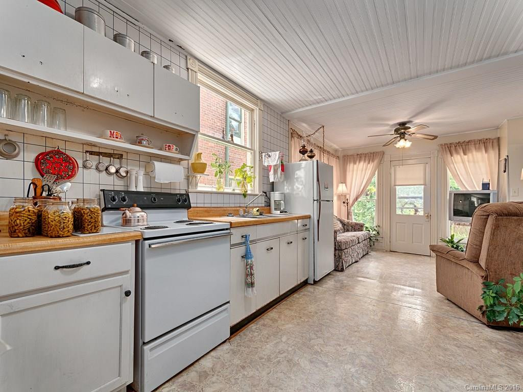 2412 Stackhouse Road - Photo 10