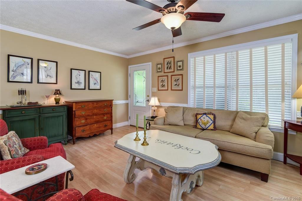 6 Fernwood Avenue - Photo 2