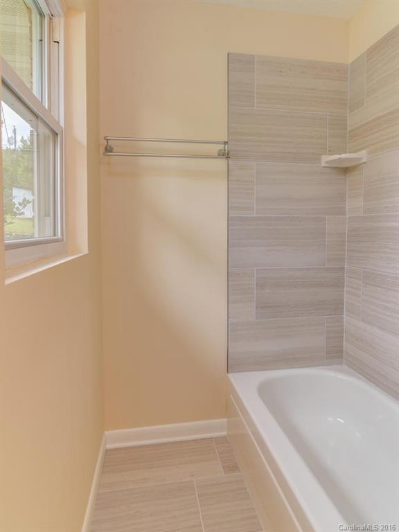 4 Hamburg Lane - Photo 13