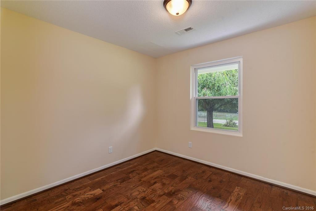 4 Hamburg Lane - Photo 14
