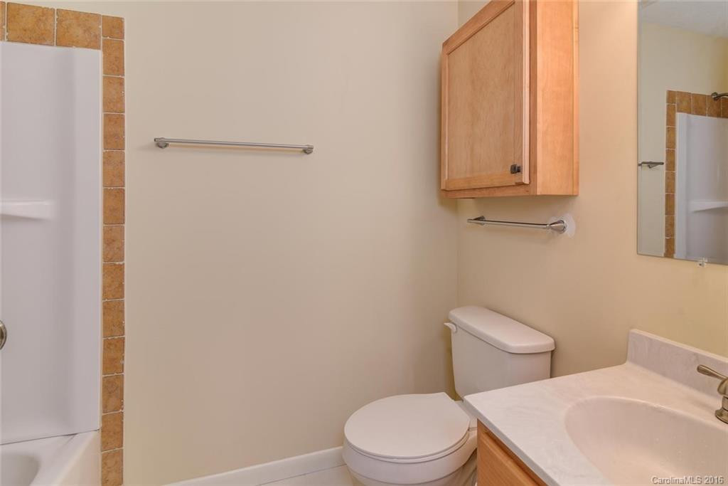 4 Hamburg Lane - Photo 15