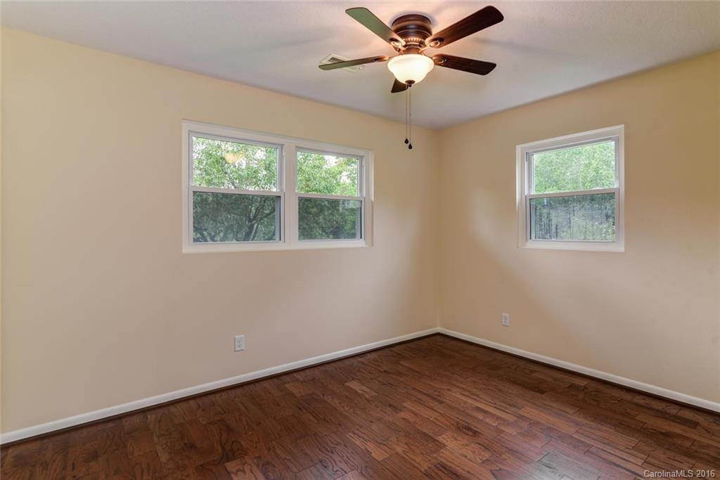 4 Hamburg Lane - Photo 16
