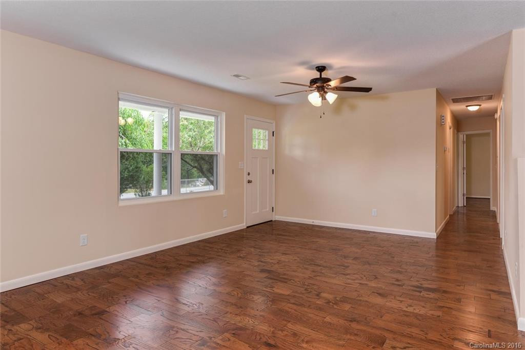 4 Hamburg Lane - Photo 3