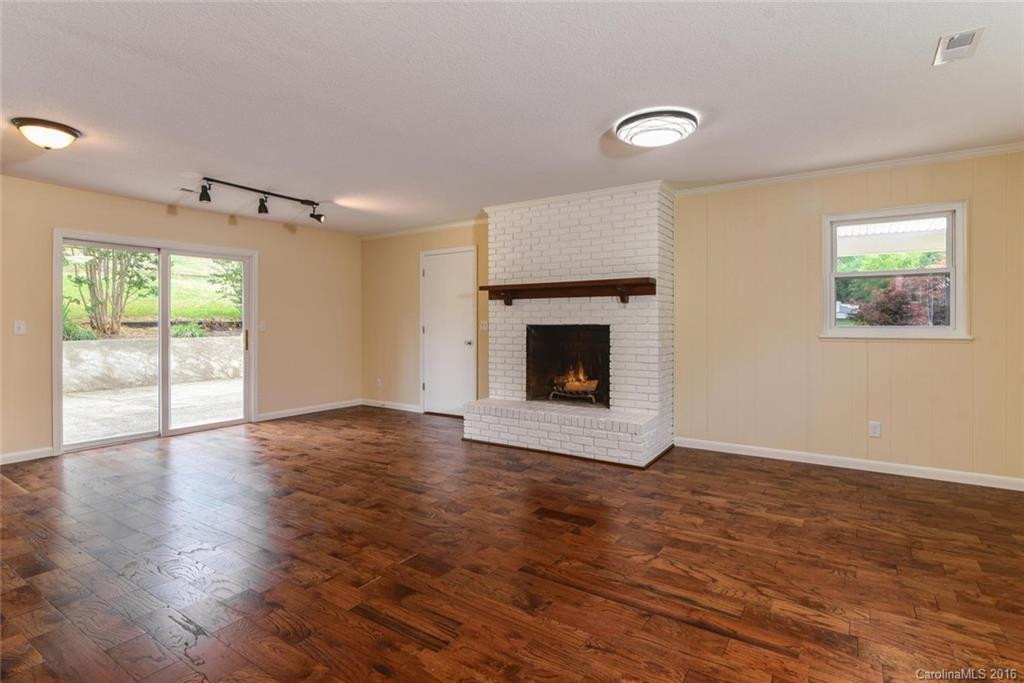 4 Hamburg Lane - Photo 4