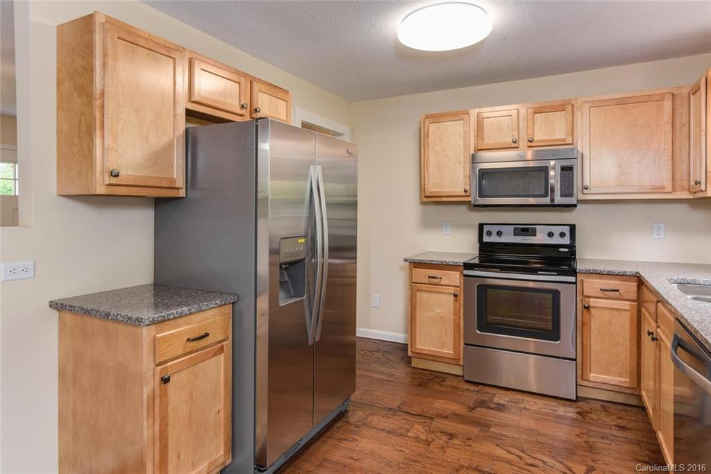 4 Hamburg Lane - Photo 8
