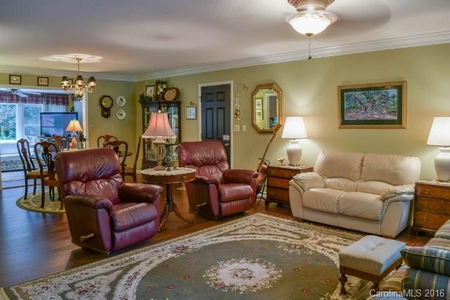 117 Laurel Lane - Photo 2