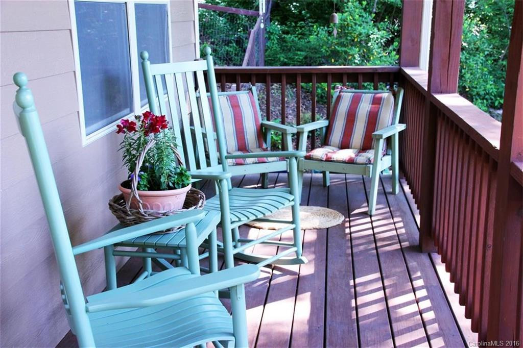 16 Woodland Drive - Photo 3