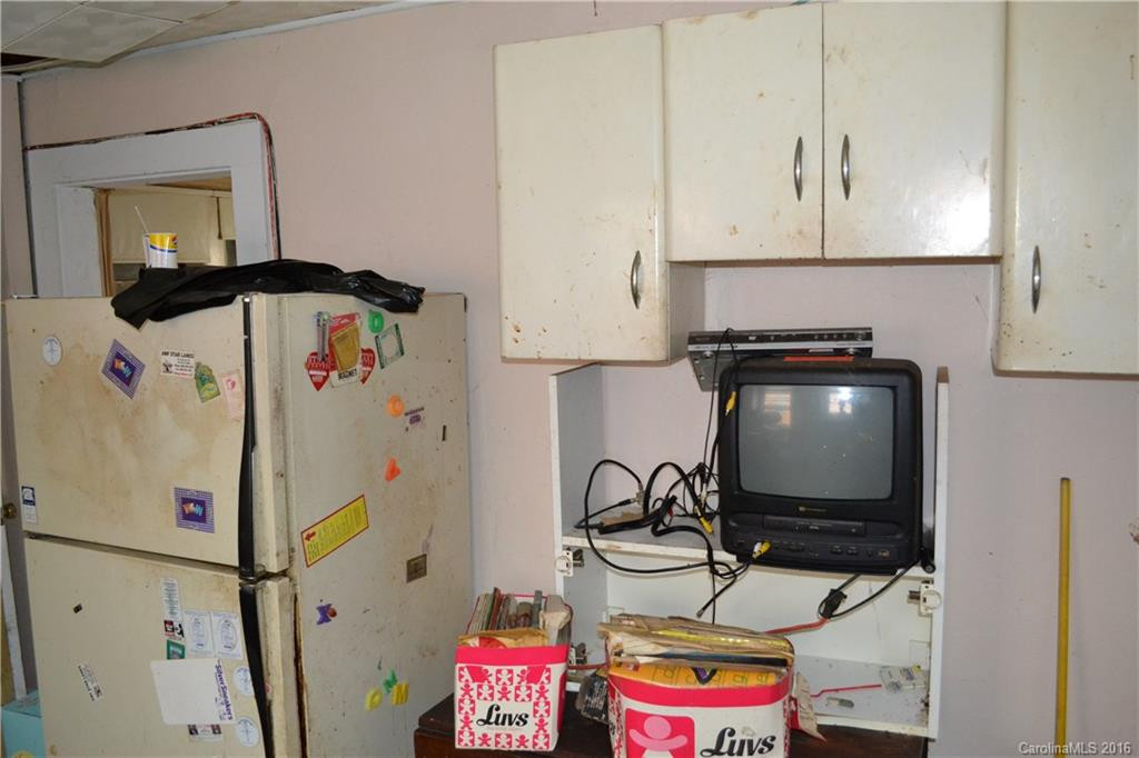 193 Grove Street - Photo 17