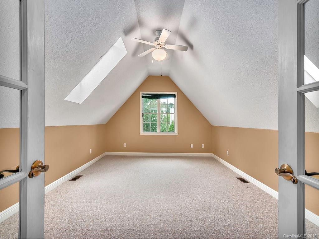 17 Little Cedar Court #- - Photo 12
