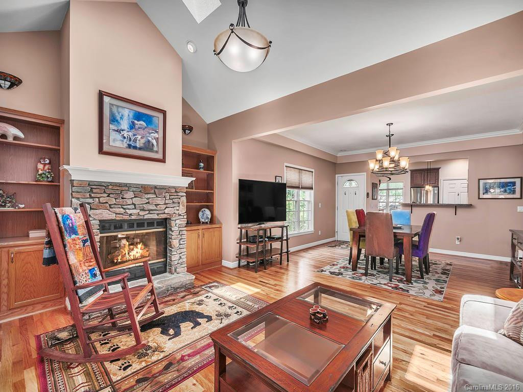 17 Little Cedar Court #- - Photo 5