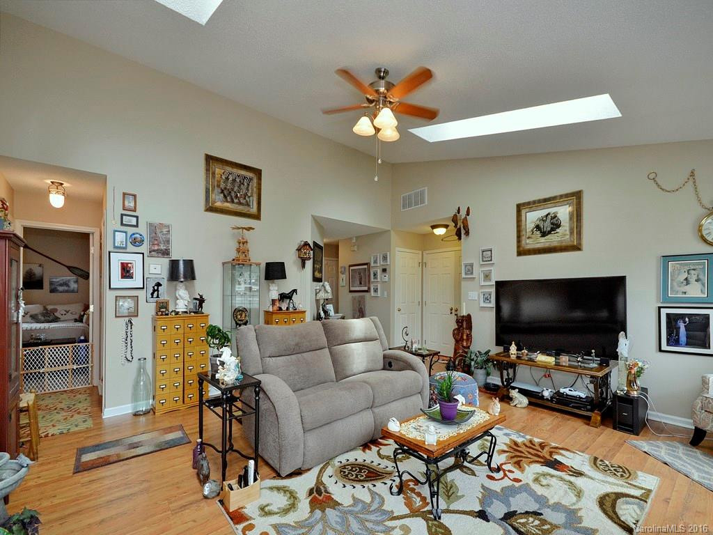 106 Hawks Nest Drive - Photo 4