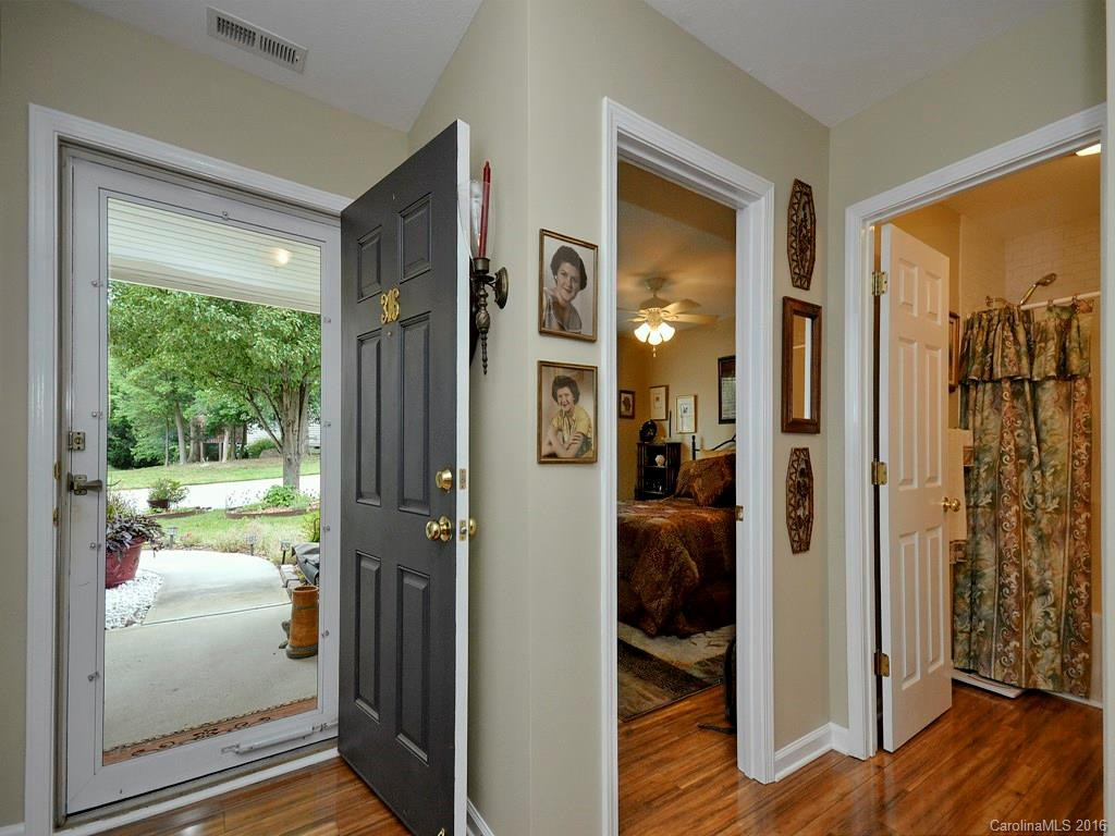 316 Wiltshire Circle #316 - Photo 2