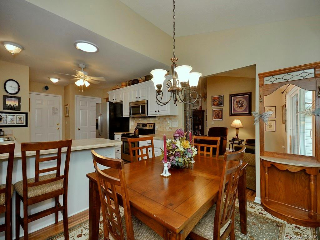 316 Wiltshire Circle #316 - Photo 5