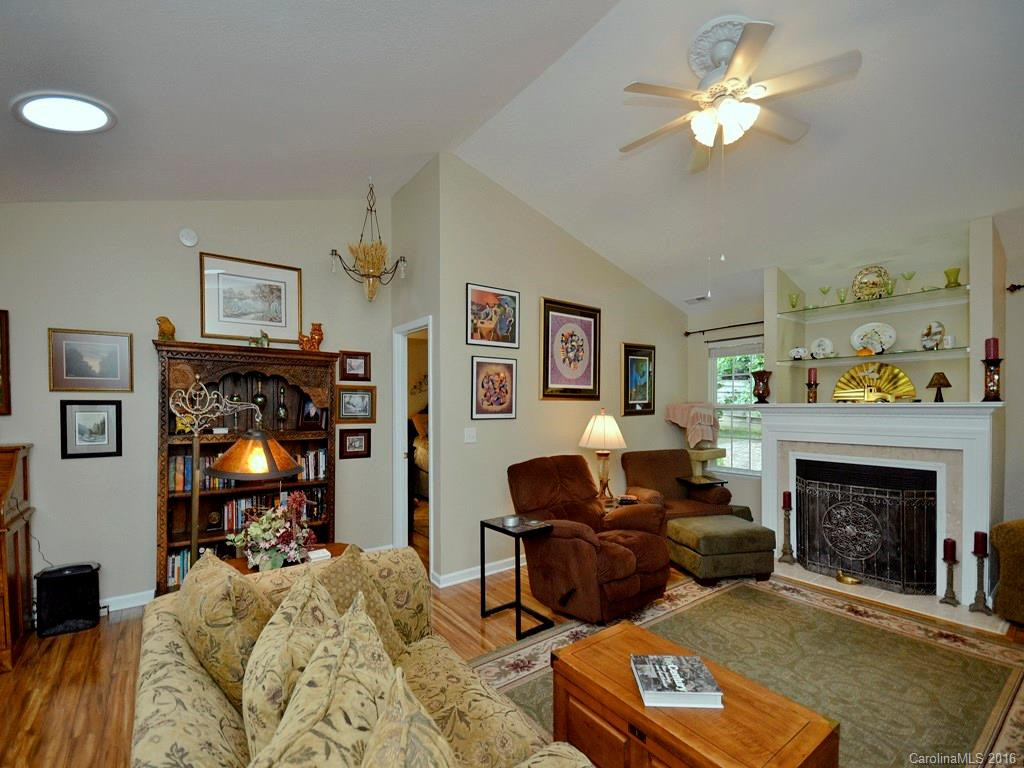 316 Wiltshire Circle #316 - Photo 8