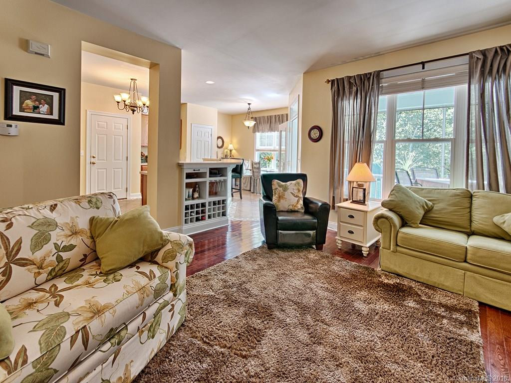 426 Mountain Wasp Drive - Photo 4