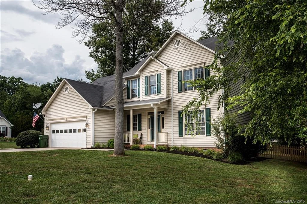 11 Whispering Oaks Court