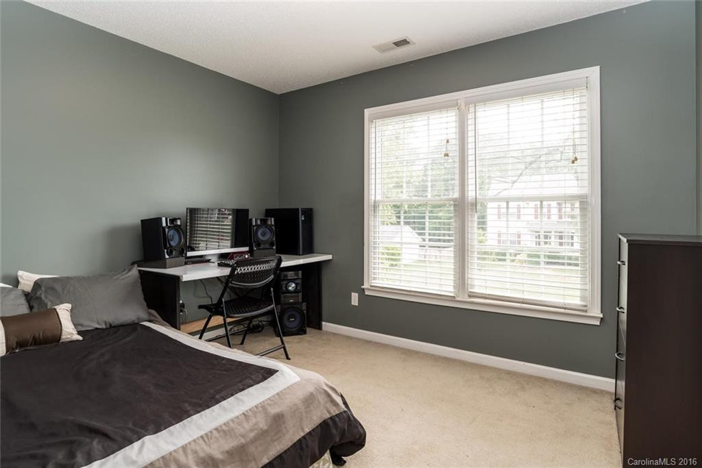 11 Whispering Oaks Court - Photo 18