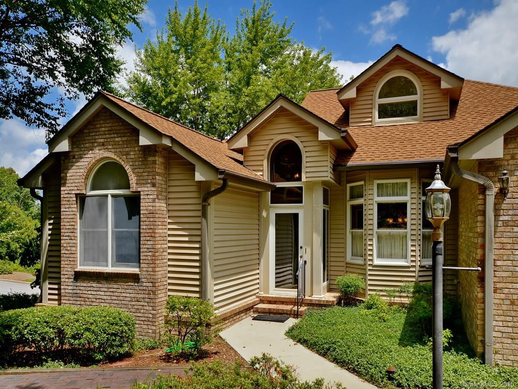 1 Governors Drive - Photo 2