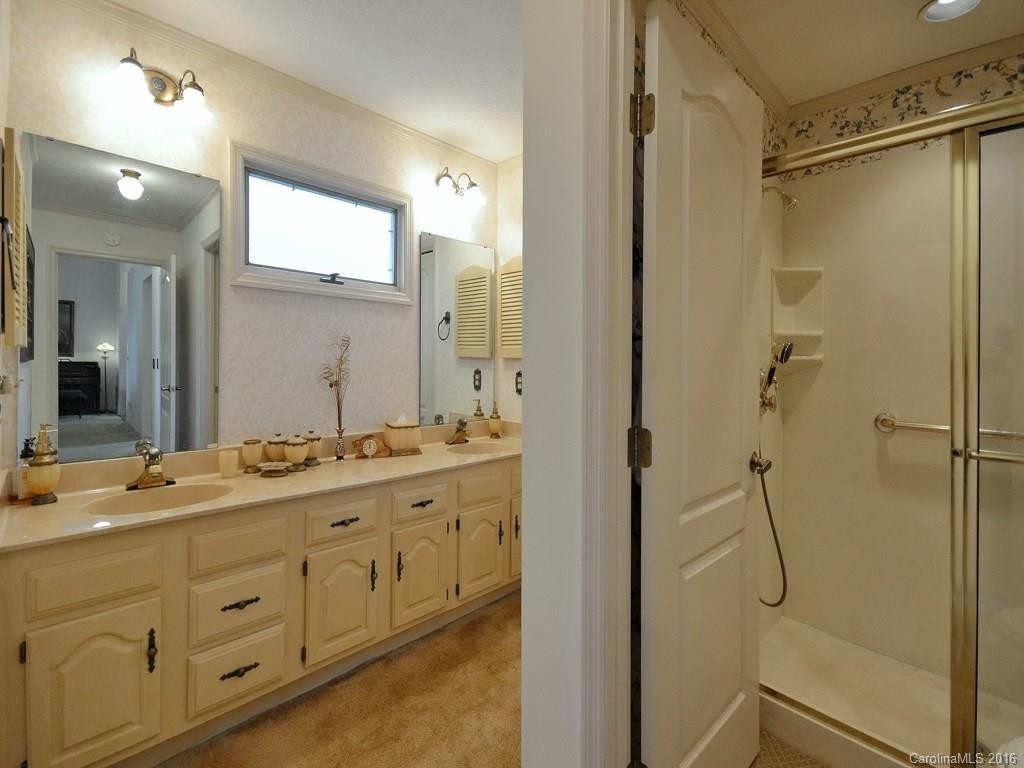 1 Governors Drive - Photo 12