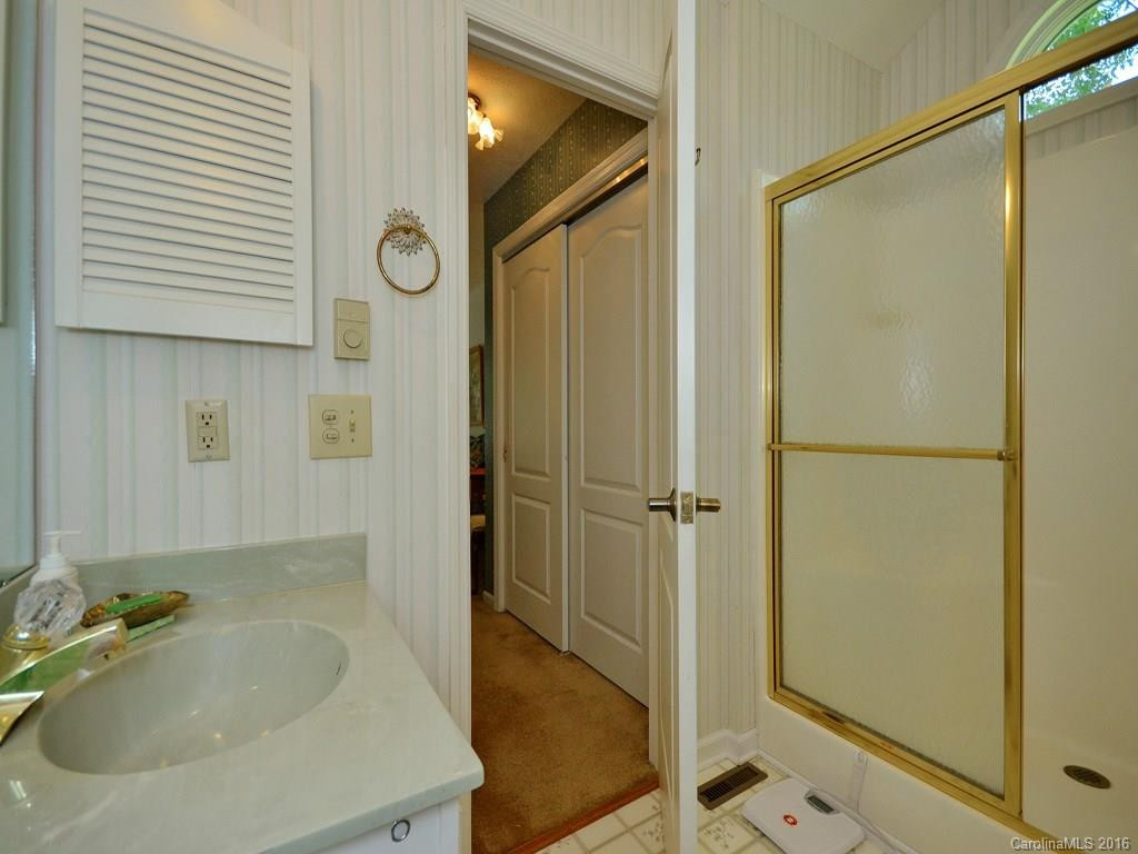 1 Governors Drive - Photo 14