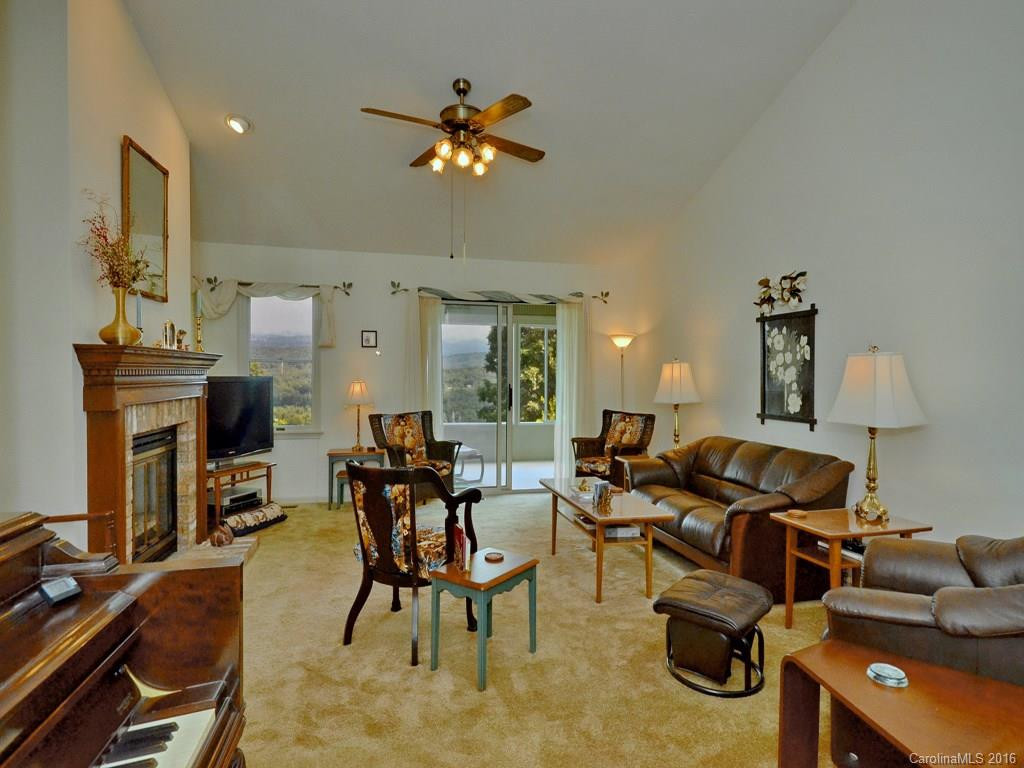 1 Governors Drive - Photo 4