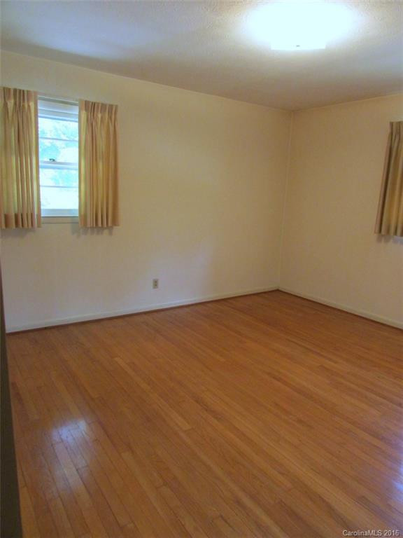 1197 Charlotte Highway - Photo 11