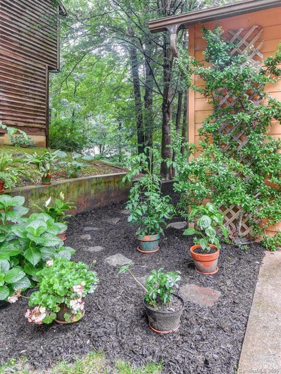 10 Maybury Court #69 - Photo 20