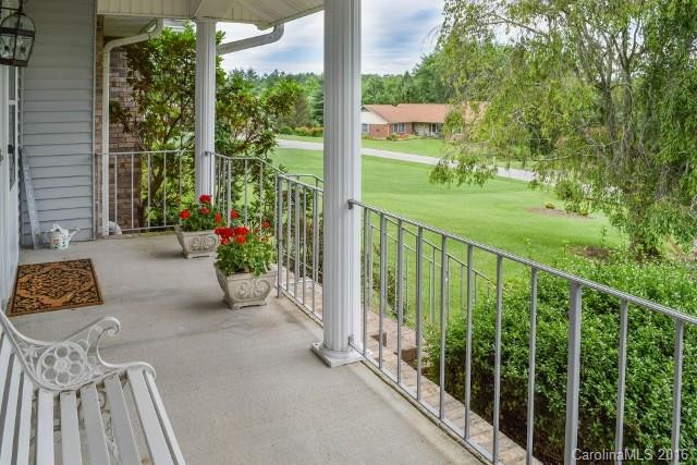 109 Mountain Valley Drive - Photo 2