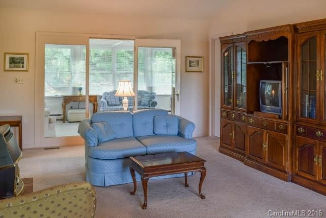 109 Mountain Valley Drive - Photo 5