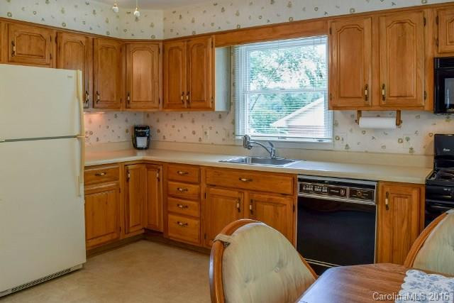 109 Mountain Valley Drive - Photo 8