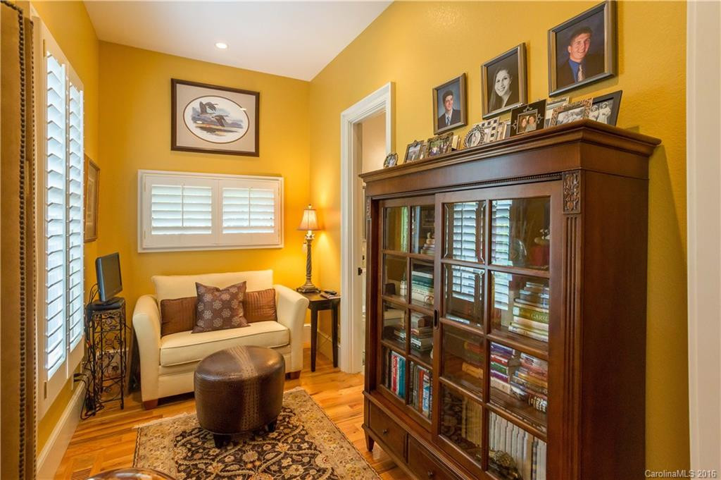 1507 Brentwood Place - Photo 2
