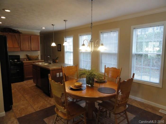 3127 Ridge Drive - Photo 4