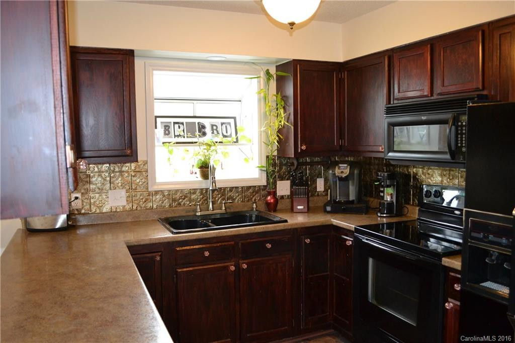 512 Belvidere Court - Photo 6