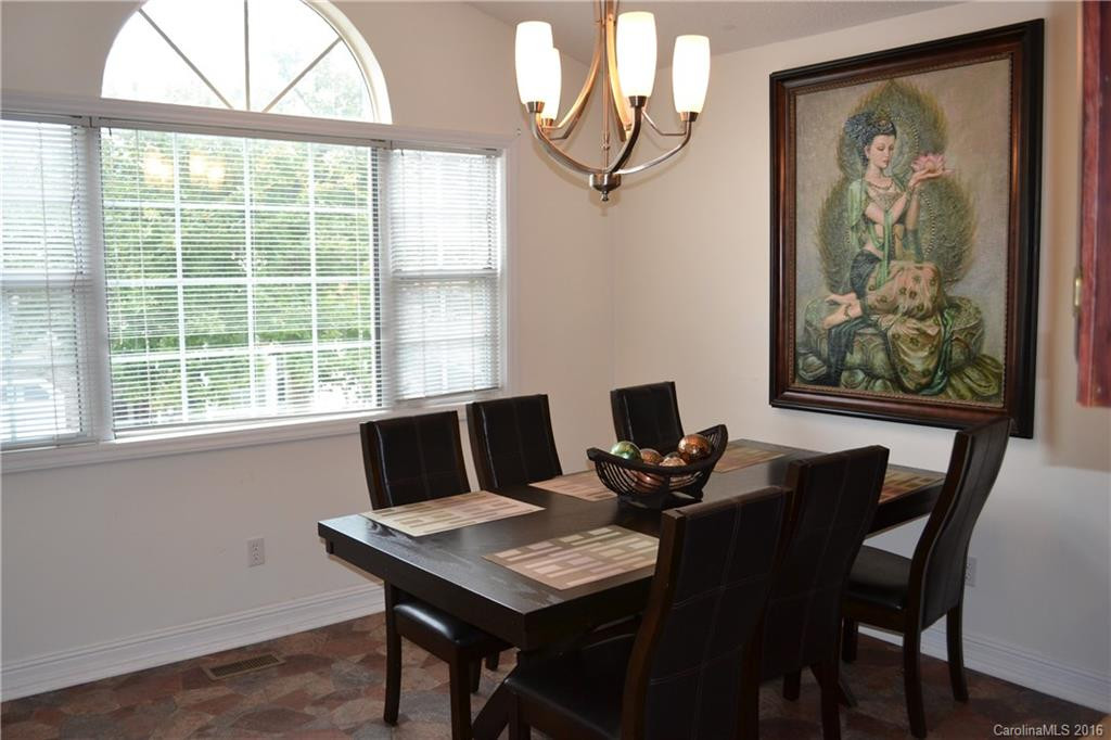 512 Belvidere Court - Photo 7