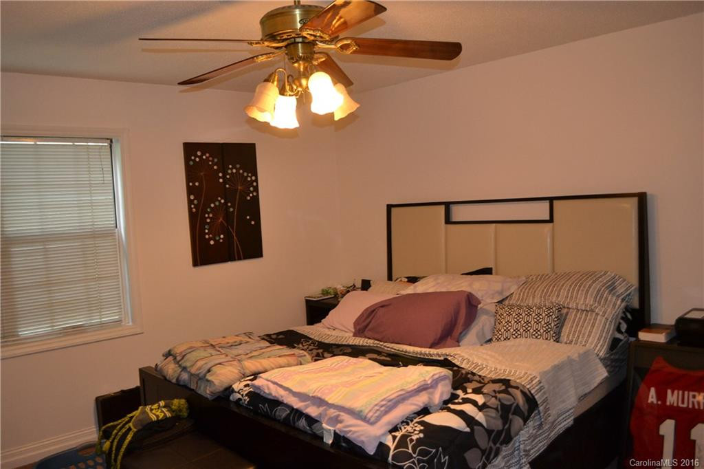 512 Belvidere Court - Photo 8