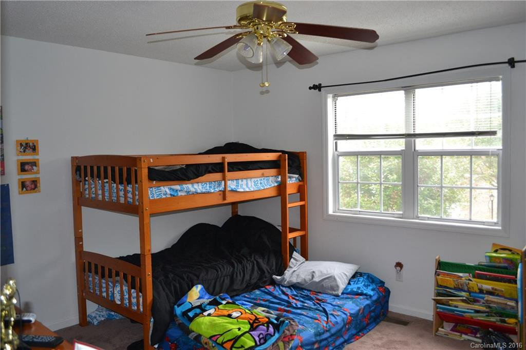 512 Belvidere Court - Photo 9